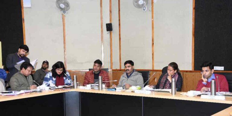 विकास कार्यों की अनदेखी पर नपेंगे अधिकारी : रेखा आर्या