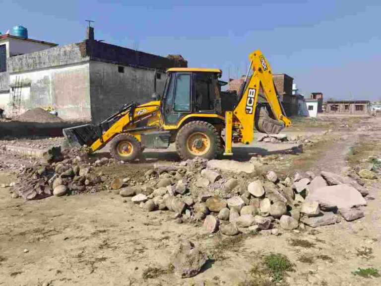 MDDA की अवैध प्लॉटिंग पर ध्वस्तीकरण व अवैध निर्माण पर सीलिंग की कार्यवाही जारी,लगभग 25 बीघा अवैध प्लॉटिंग ध्वस्त