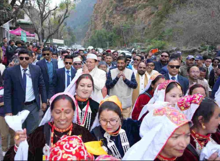 सीमांत क्षेत्रों के निवासी देश की सीमा के प्रहरी-मुख्यमंत्री